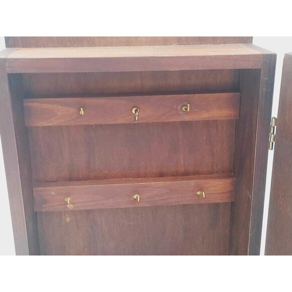 Cardinal Wooden Key Holder Box Wall Decor or Tabletop Rustic Cabin - Picture 5 of 10